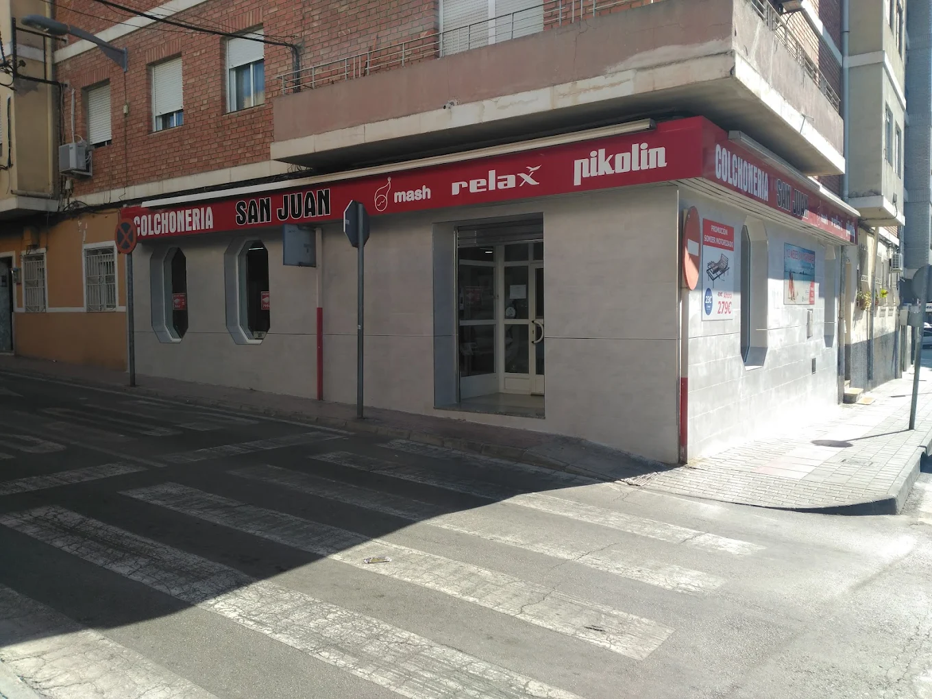 Fachada de Colchonería San Juan en Molina de Segura